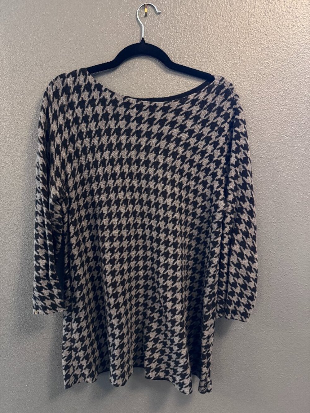 Chico's Black and White Houndstooth Knit 3/4 Sleeve Tunic Top